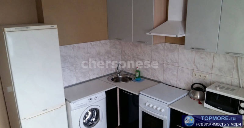 Сдается уютная однокомнатная квартира в востребованном районе Севастополя!  Хороший ремонт, просторная кухня с... - 1