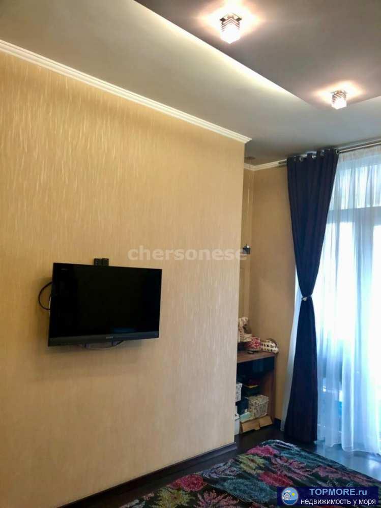 Предлагается к продаже шикарная трехкомнатная квартира в самом центре города Севастополя.   Дом расположен на одной... - 2