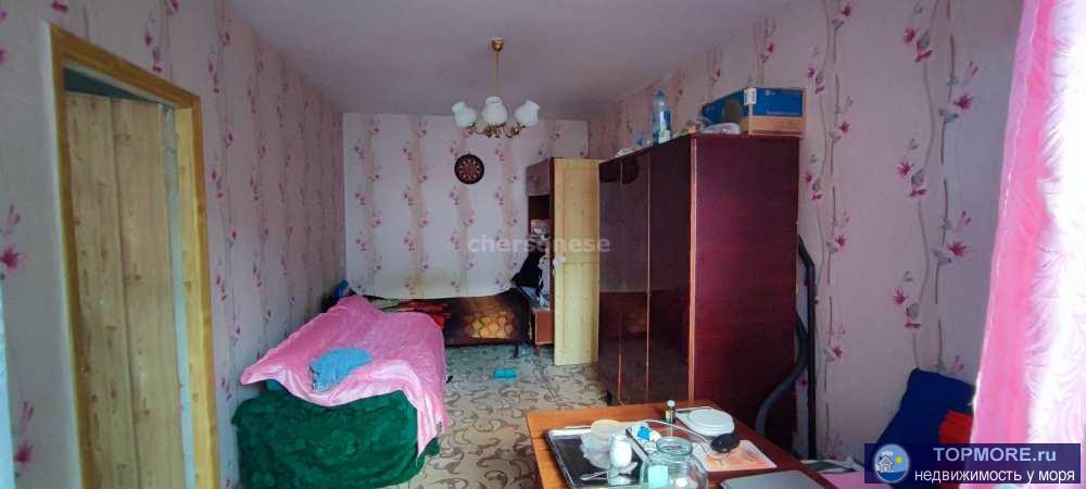 Продается 2-х комнатная квартира в центре города Севастополя. Не угловая. Очень теплая. Комнаты смежные.  Ремонт в... - 1