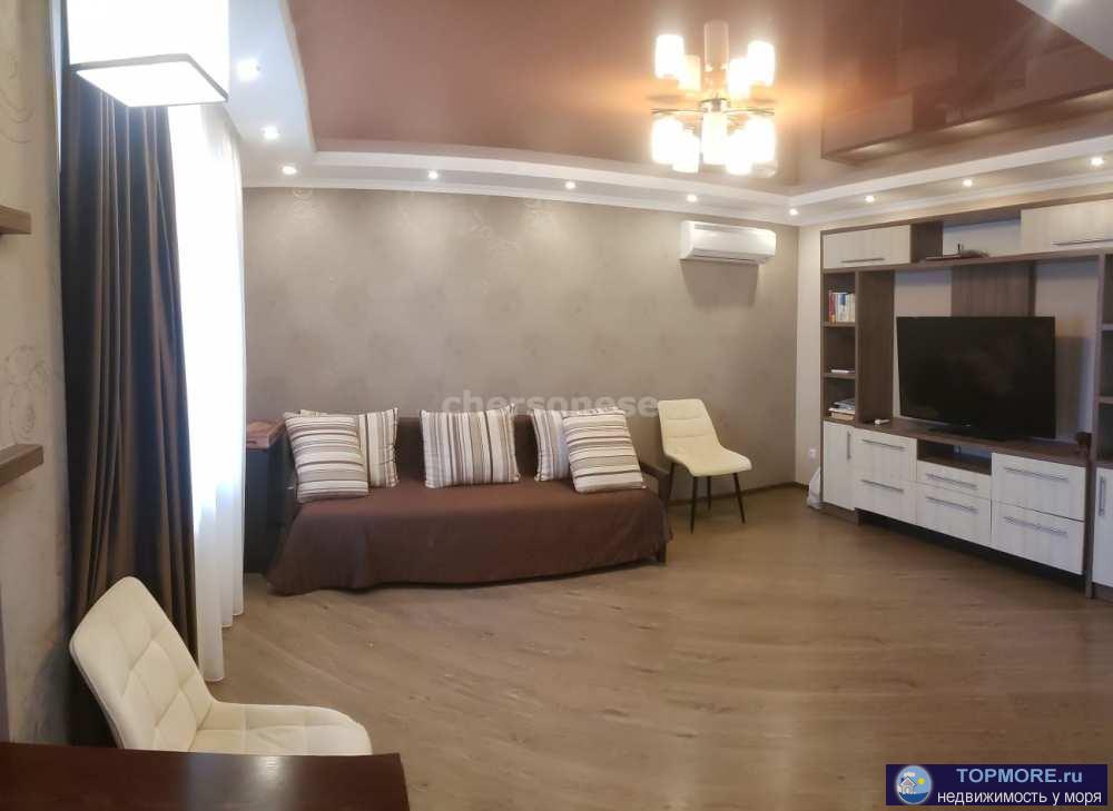 Сдаётся трехкомнатная квартира в Гагаринском районе города в новом доме, ул Колобова д. 18  Все комнаты раздельные....