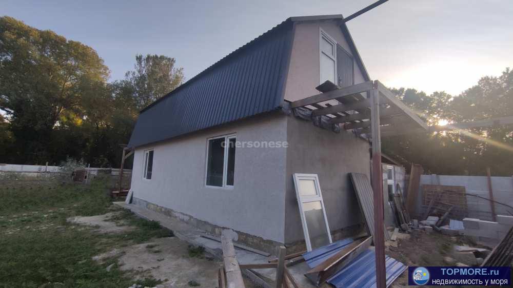 Предлагаем к продаже отличный дом 80 м кв на Северной стороне Севастополя вблизи пляжей и реки в коттеджном посёлке!...