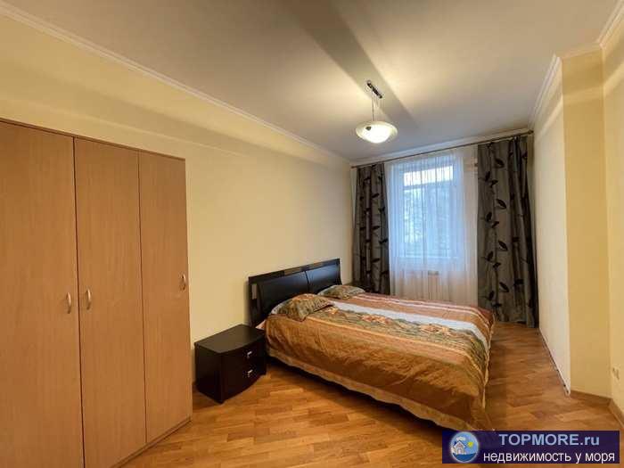 Сдается на длительный период уютная крупногабаритная 2-х комнатная квартира в самом центре г. Севастополя. Две... - 1