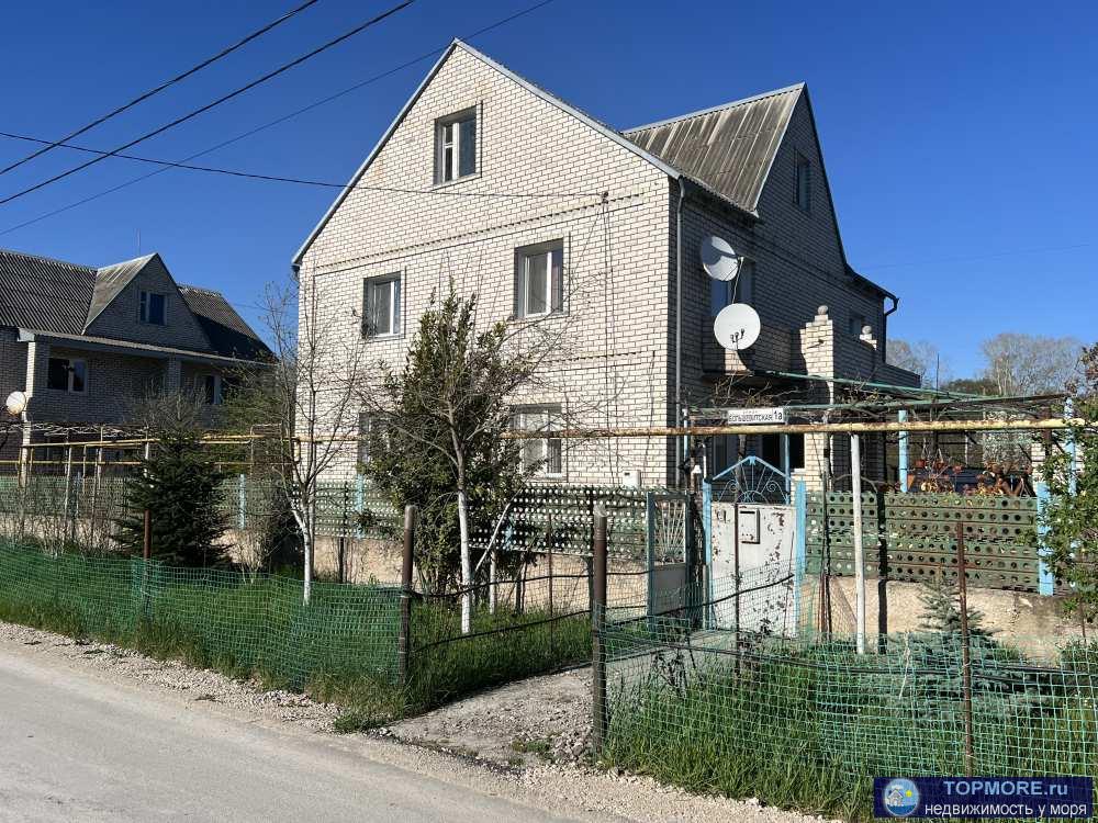 Продается жилой дом 203,3 м2 в Севастополе, (с. Хмельницкое), Балаклавский район, улица Большевистская.  Двухэтажный...