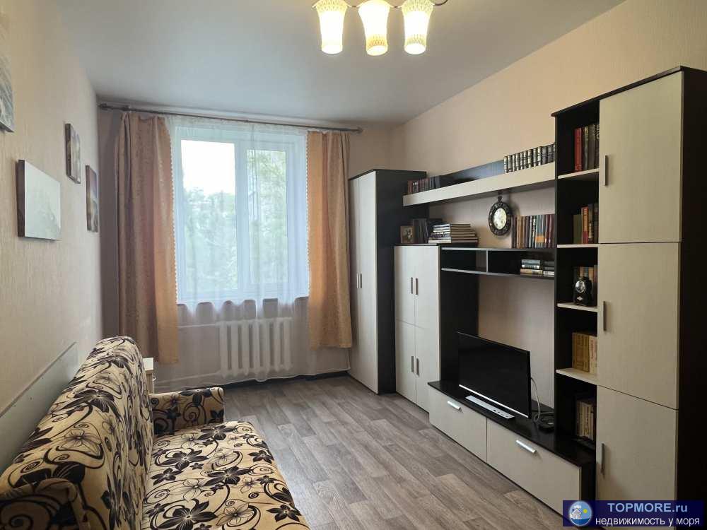 Продается двухкомнатная квартира в центре Севастополя на Генерала Петрова, 16. Квартира расположена на 3-м этаже /...