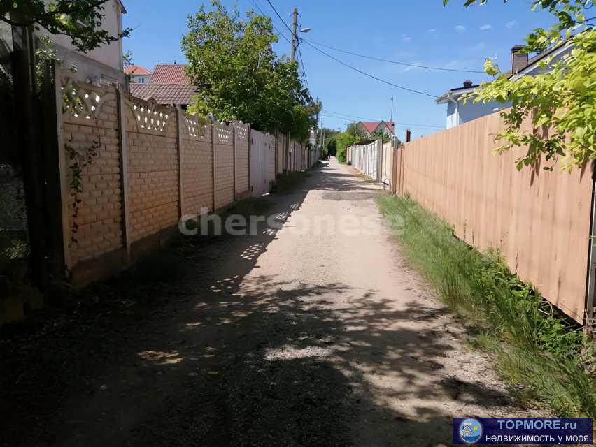 Предлагается к покупке участок с двумя домами. Один дом требует внутренней отделки, другой недострой. Оба введены в... - 2