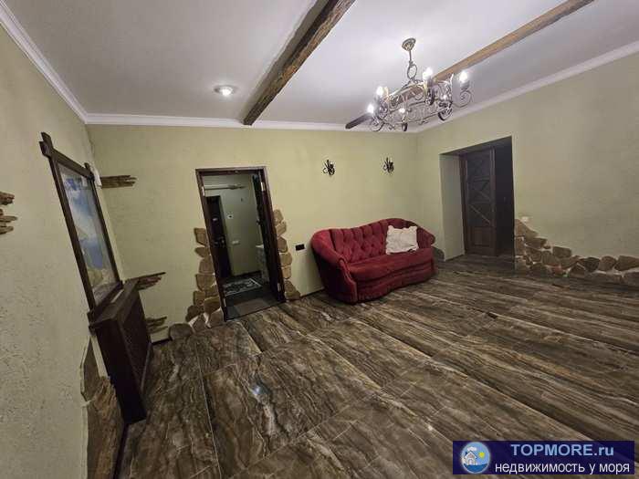 Продается 3х комнатная квартира в Историческом центре Севастополя по адресу Генерала Петрова дом 19. Уникальной... - 2