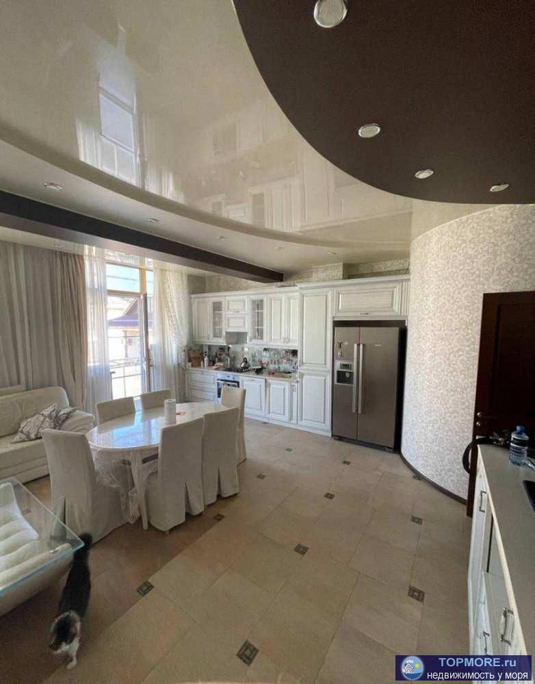 Лот № 181248. Продается шикарная просторная трехкомнатная квартира в доме на набережной реки Псезуапсе. Площадь 100 м...