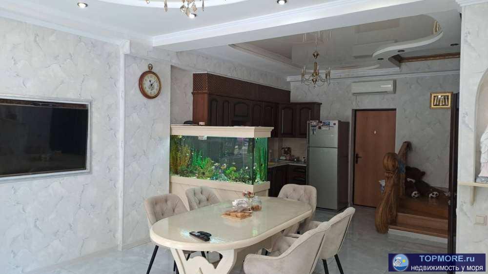 Лот № 178257. Продается двухэтажный жилой гараж  с потрясающим видом на горы. В интерьере выполнен дизайнерский...