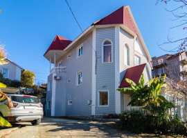 Лот № 175881. Прекрасный гостевой дом в Лазаревском районе города...