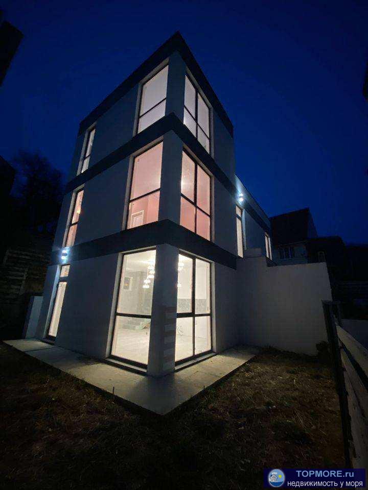 Лот № 175827. Продаётся прекрасный дом в живописном городе Сочи! Этот уютный коттедж состоит из трех этажей и имеет...