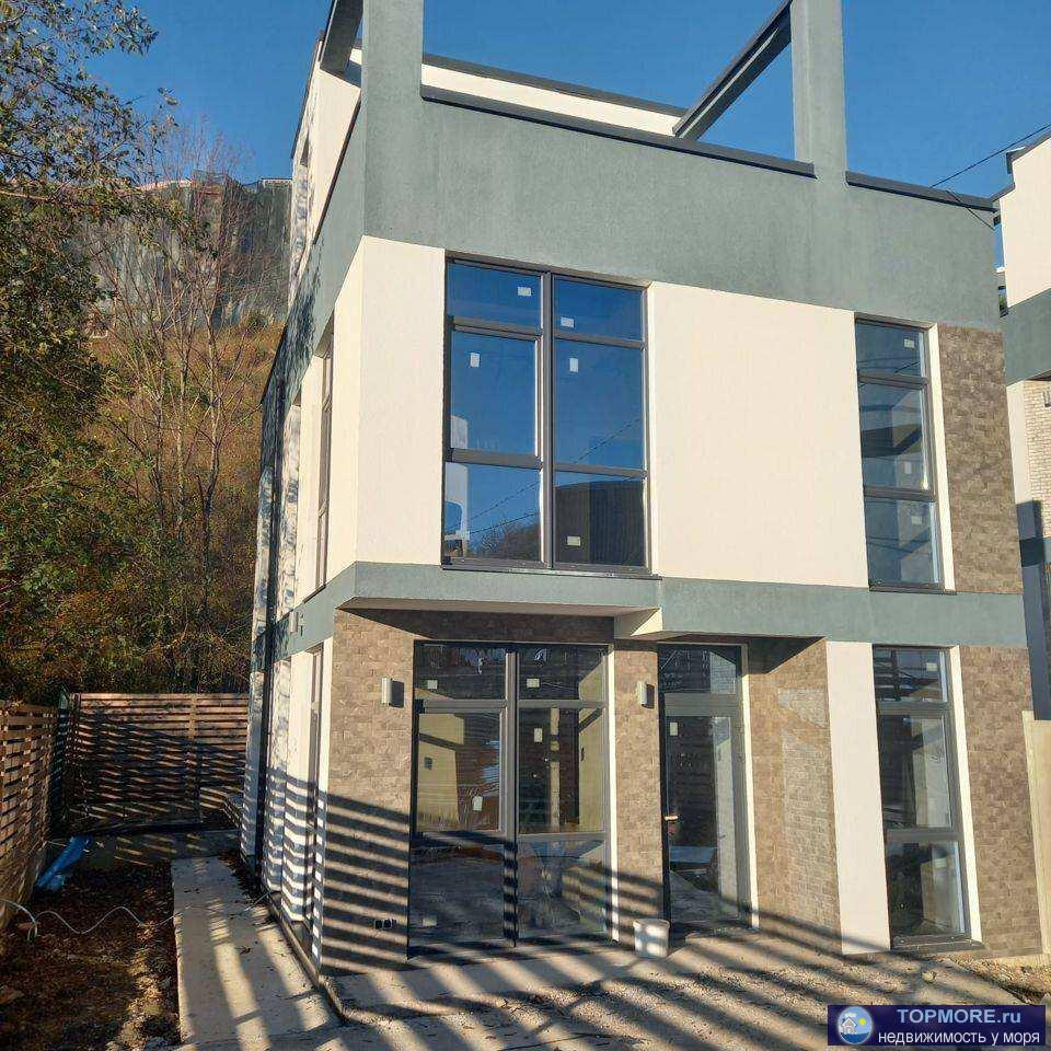 Лот № 175767. Продаётся просторный дом в живописном месте! Площадь дома 123 кв.м, 3 этажа, эксплуатируемая кровля....