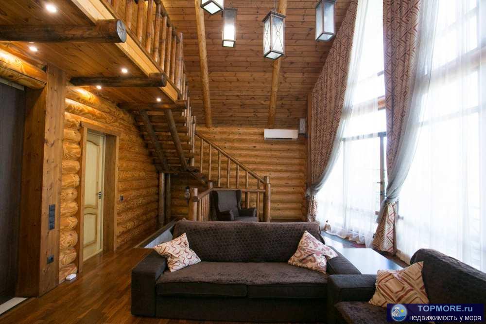 Лот № 170874. Продается шикарный трехэтажный дом в стиле Шале, общая площадь 142,9 м.кв., на участке 9,8 соток.... - 2