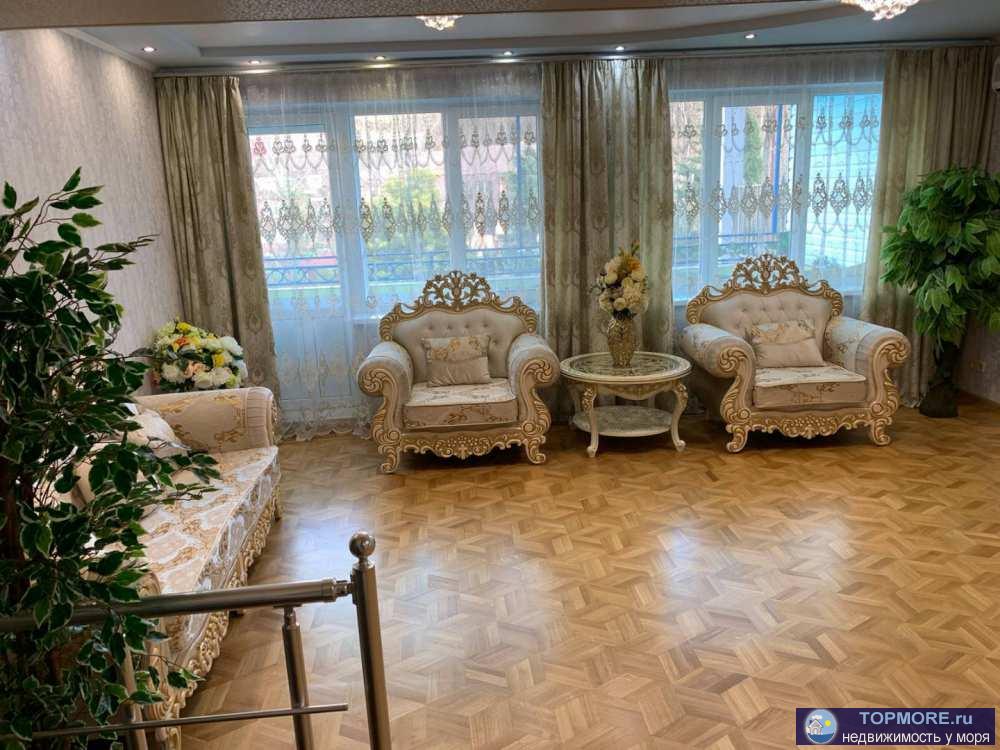 Продажа / Дома и коттеджи, Сочи, улица Белых Акаций, 39 000 000 р. Лот № 156728. Продам Большой таунхаус в Сочи. В Адлерском районе, Курортный городок- Общая площадь 370м2... - 1