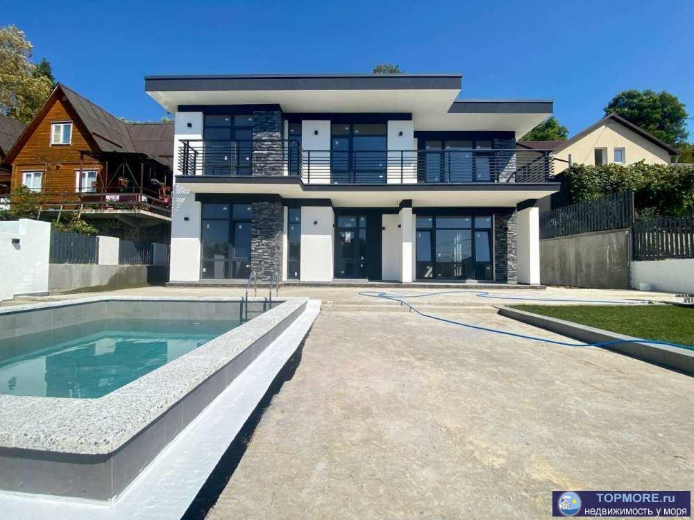 Лот № 177867. Продается домовладение  в Центральном районе с бассейном и видом на море!Домовладение включает:-  жилой...