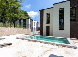 Лот № 175892. Коттеджный посёлок бизнес класса расположился...