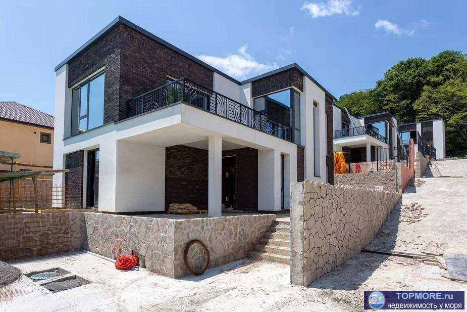 Лот № 174635. Продается жилой дом в центре Адлера.Расположен в живописном месте, в окружении мимозовых садов,  в... - 1