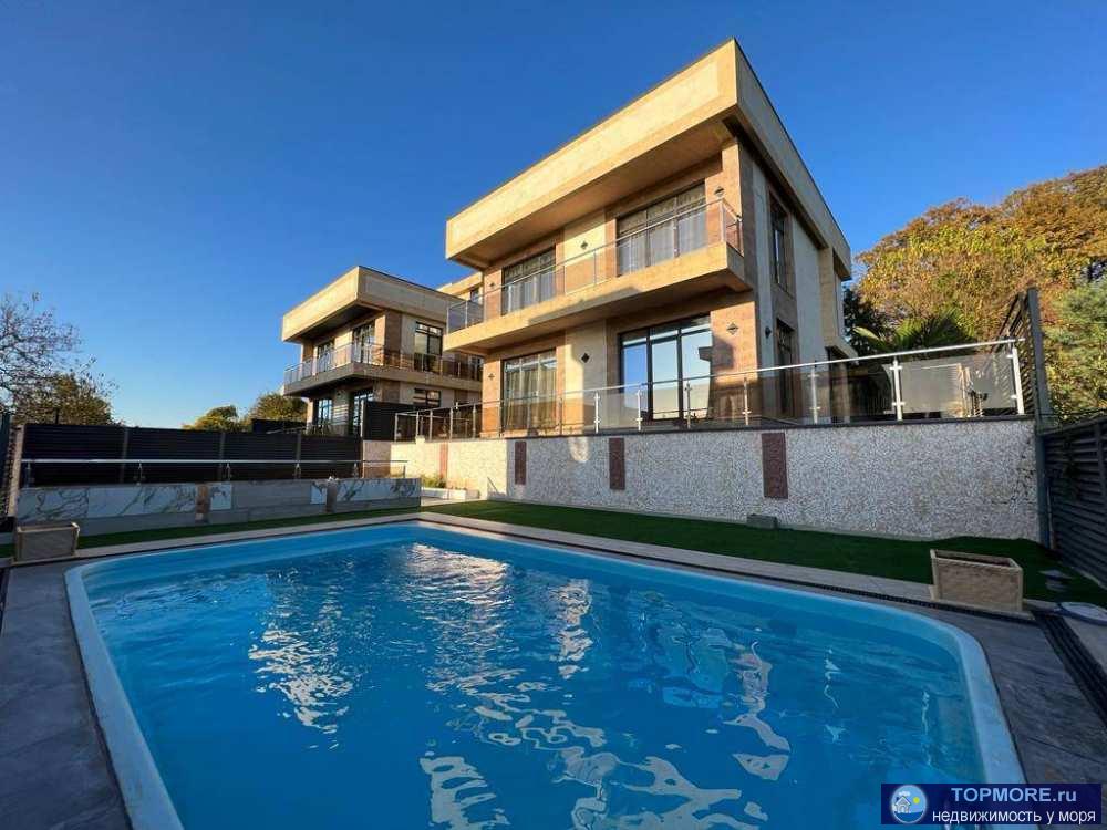 Лот № 174535. Продаю роскошный дом комфорт класса с бассейном, с прекрасными видами на море и горы. На 1 этаже...