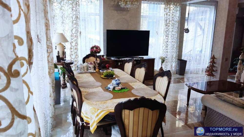 Продажа / Дома и коттеджи, Сочи, Тихий переулок, 31 500 000 р. Лот № 173606. Продается дом в Кудепсте, с ремонтом и мебелью. Большой участок с беседкой , сад с плодовыми деревьями,... - 1