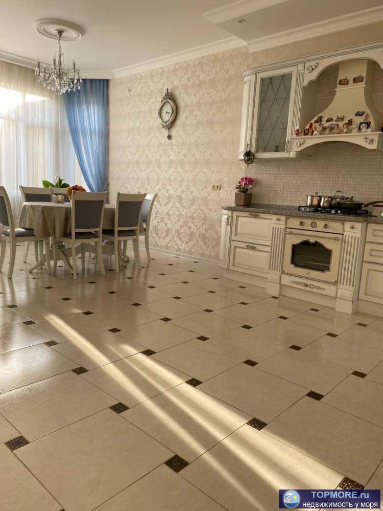 Продажа / Дома и коттеджи, Сочи, Юртовский переулок, 63 000 000 р. Лот № 171292. Продам уютный дом в районе ксм.Площадь дома 229 кв.м, 7,2 сотки земли.2 этажа, 4 спальни, зал для... - 2