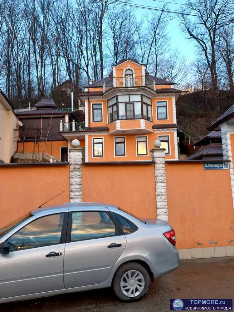 Продажа / Дома и коттеджи, Сочи, Петрозаводская улица, 46 000 000 р. Лот № 170476. Продам новый коттедж в современном классическом стиле, построенный с использованием современных... - 1