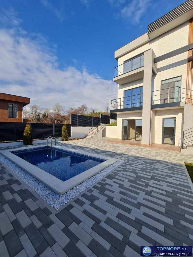 Лот № 167257. Продается красивый 3 эт. дом в Адлере, пос. Черешня.Общая площадь коттеджа — 250 квадратных метров. До...