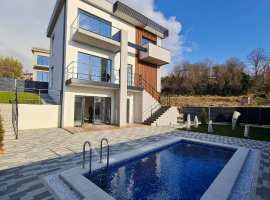 Лот № 167256. Продается отличный 2 эт. дом в Адлере с балконом, в...