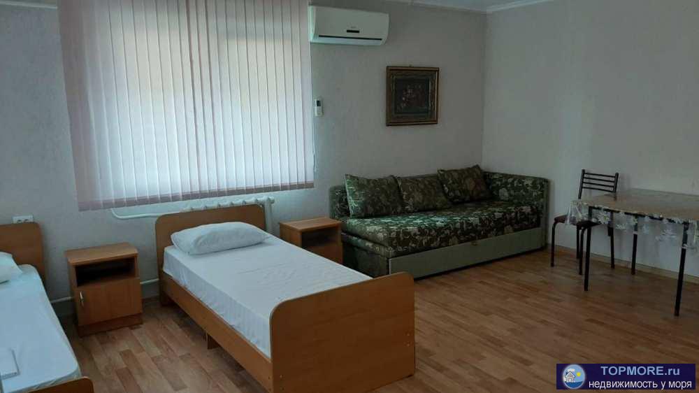 Продажа / Дома и коттеджи, Сочи, Бирюзовая улица, 40 000 000 р. Лот № 155355. Продаю два гостевых дома на первой береговой линии в Лазаревском. Находятся в 150 метрах от... - 1
