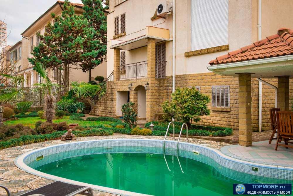 Лот № 153451. Продаю дом в Новом Сочи. 16 соток земли, 457м2.  - 2