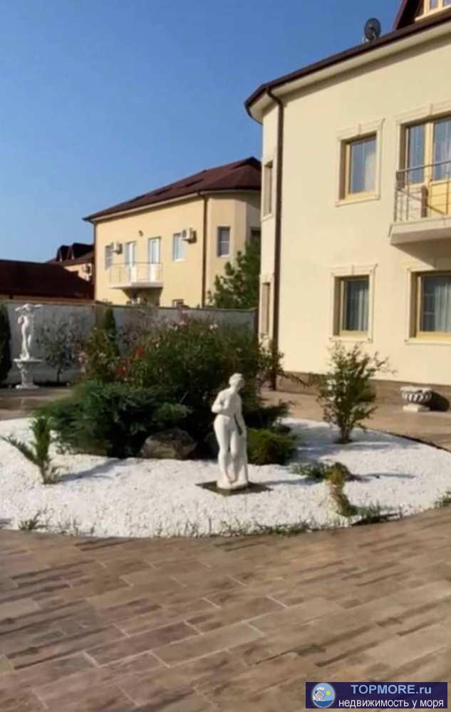 Продажа / Дома и коттеджи, Сочи, Петрозаводская улица, 126 000 000 р. Лот № 153060. Красивый, уютный дом в тихом живописном месте на берегу озера в элитном коттеджном поселке Кон... - 2