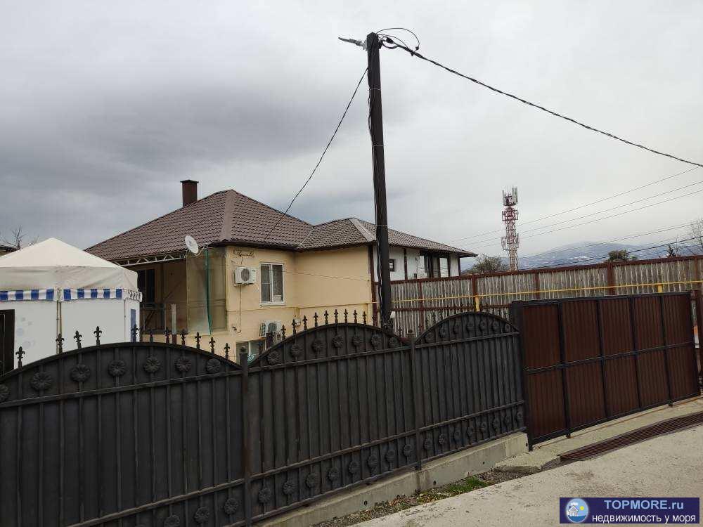 Лот № 152971. Жилой дом на большую семью с разными входами, в центре с.Веселое, расположен на центральной улице Мира....