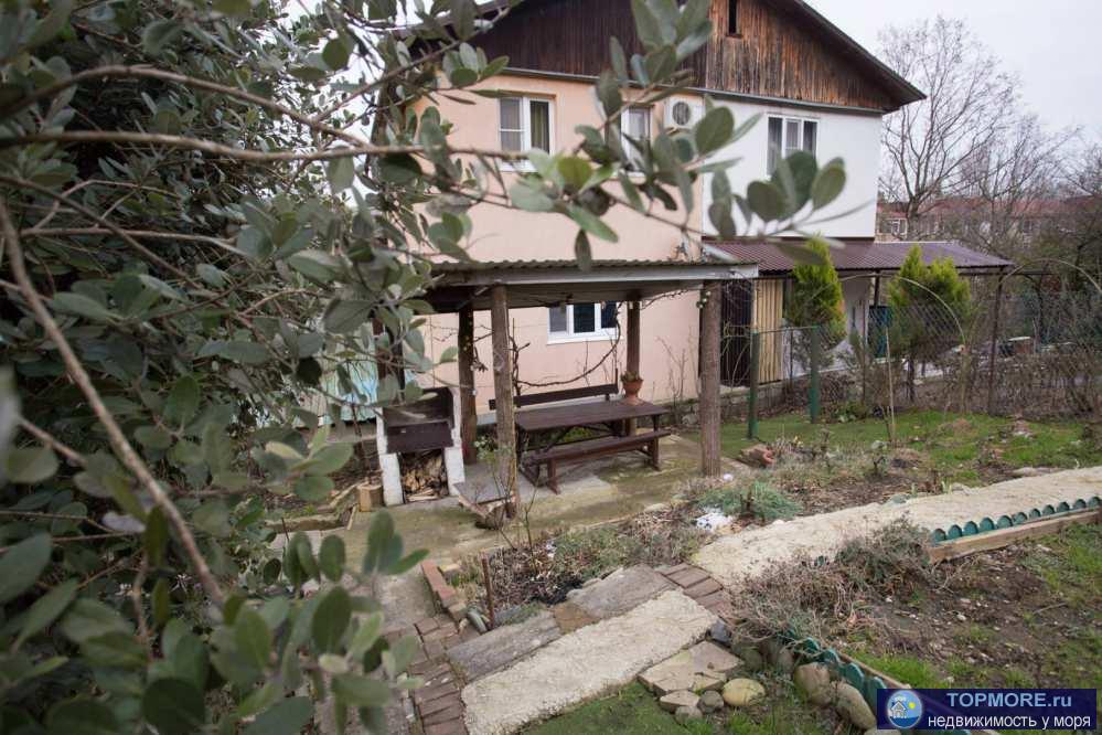 Лот № 152966. Продаю 3-х этажный блочный дом в Адлере, в 10 минутах от центра. В доме 5 изолированных комнат, 3... - 1