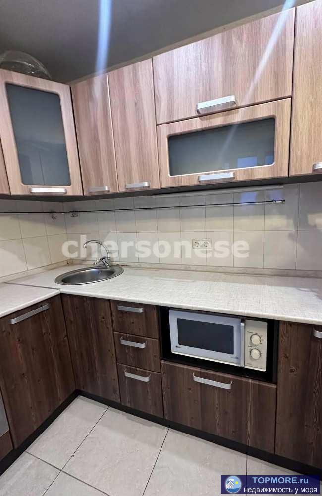 Лот № 74780  В продаже чистая и светлая двухкомнатная квартира 55 кв.м. в тихом морском районе города Севастополя,... - 2
