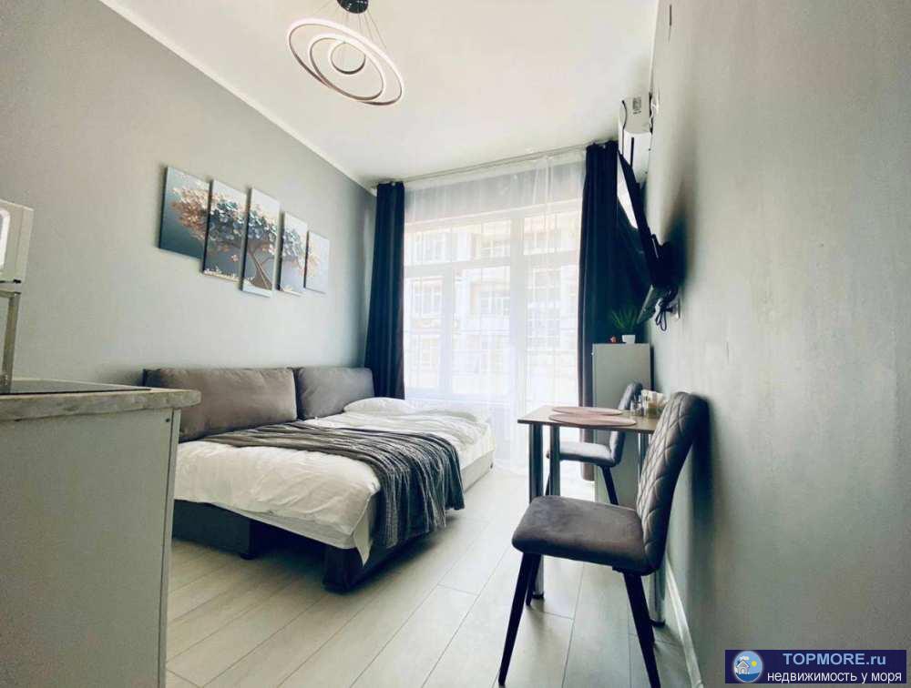 Лот № 185889. Продаётся уникальная студия в самом сердце солнечного Адлера. Квартира полностью готова к проживанию –...