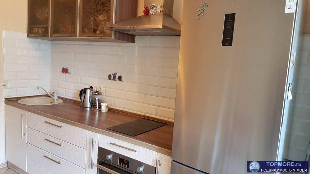 Лот № 186640. В продаже просторная двухкомнатная квартира в центре города.Шаговая доступность до моря - 5...