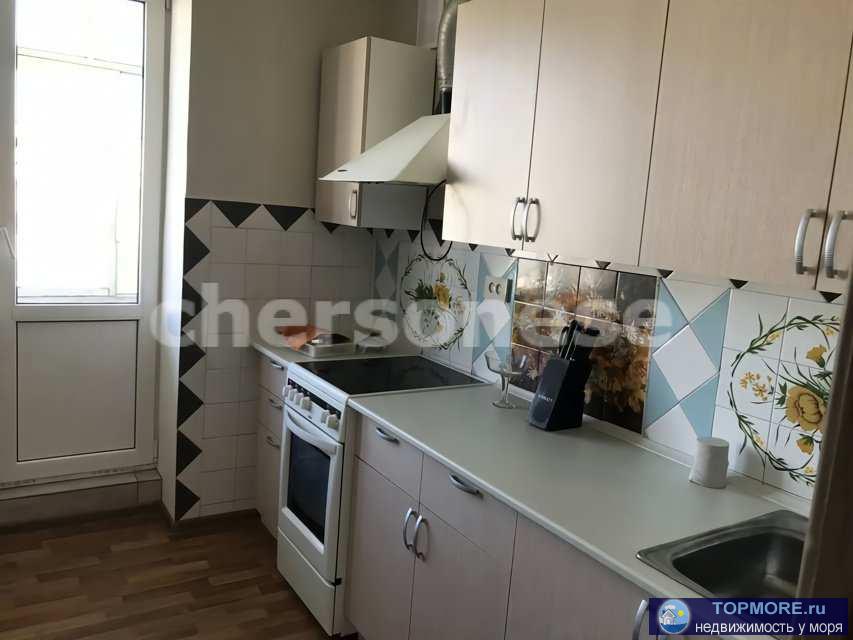 Объект № 75241  Уютная квартира на пятом этаже, над нами техэтаж, можно сделать его жилым.  Просторная кухня.  Балкон... - 1