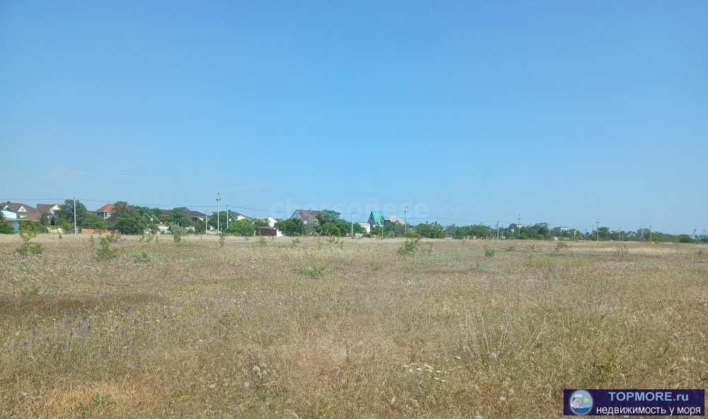 Предлагаем к продаже земельный участок 10 соток  на берегу моря!  Участок ровный, правильной формы, коммуникации по...