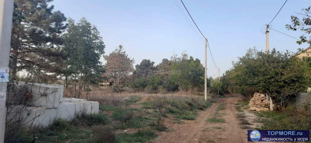 Продается большой ровный участок 8 соток в тихом месте и недалеко от города в СТ Янтарь.  В товариществе строятся...