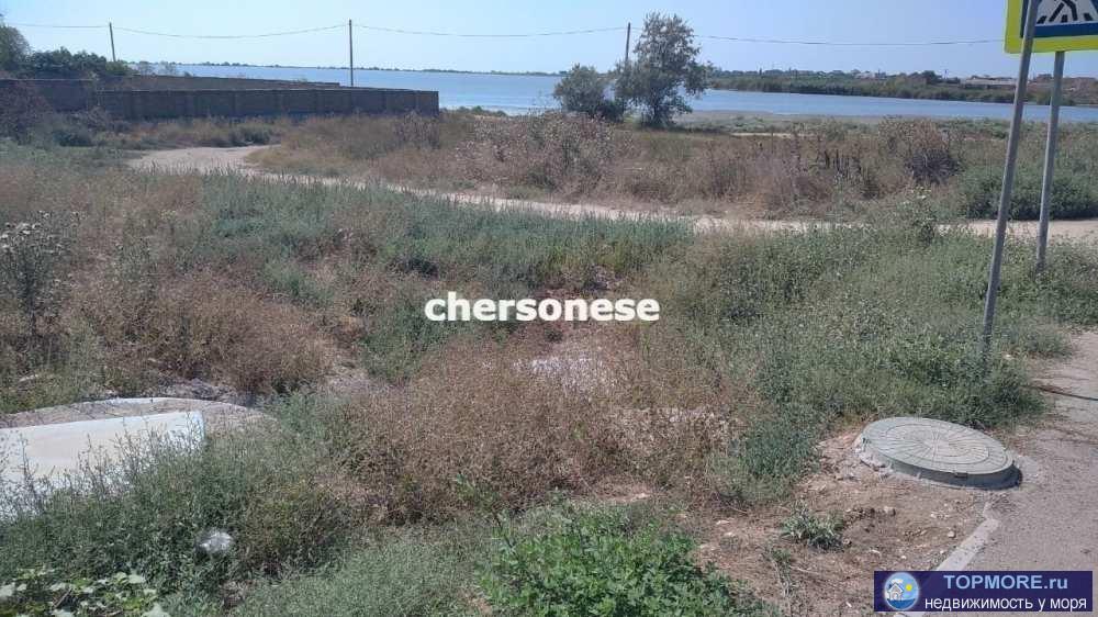 Продается участок рядом с Крымскими Мальдивами и заповедником мыс Тарханкут.  15 соток ИЖС на ул. Ленина в с....