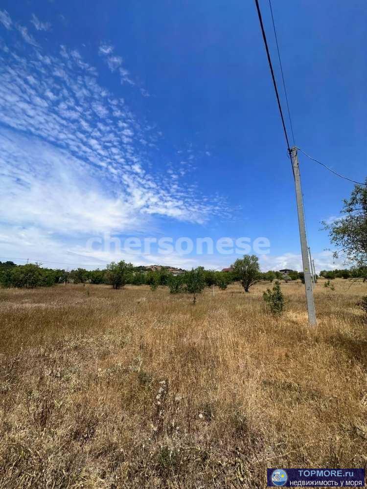 В продаже участок 5,3 сотки в курортном посёлке Любимовка, улица 2-я Линия. Участок ровный, прямоугольный, подойдет... - 2