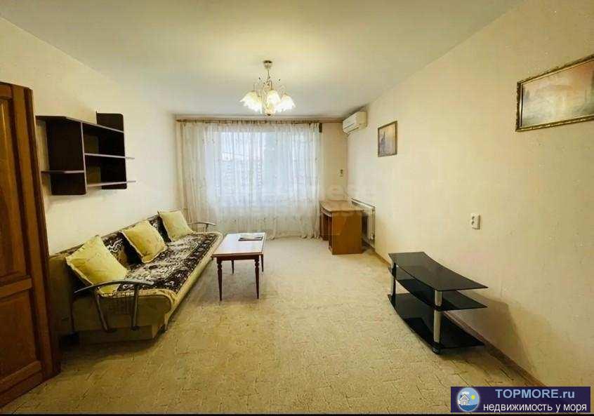 Объект № 75481  Продаётся 1-комнатная квартира по ул. Юмашева   5-й этаж 5-и этажного дома.  Общая площадь 37 кв.м....