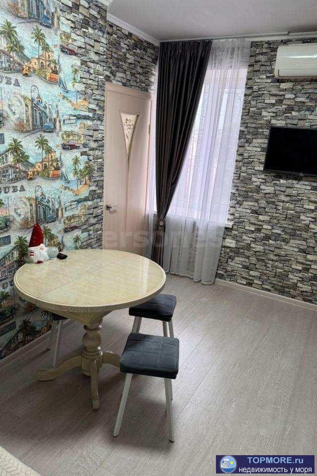 Продaётся дом 65 кв. м,на участке 4 сотки. ИЖС   Дом разделен на 3 хозяина, отдельный вход и двор у каждого.  Пляж и...