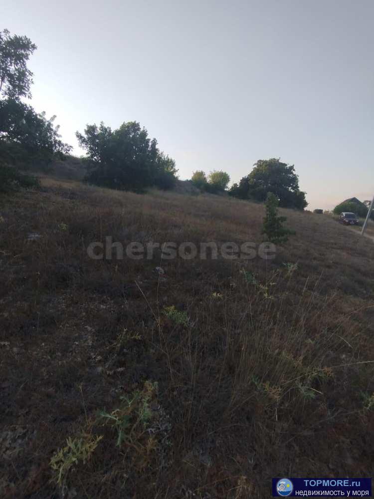 Продается  земельный участок в перспективном, развивающемся районе!  Площадь: 7,7 соток  Расположение: ул.... - 2