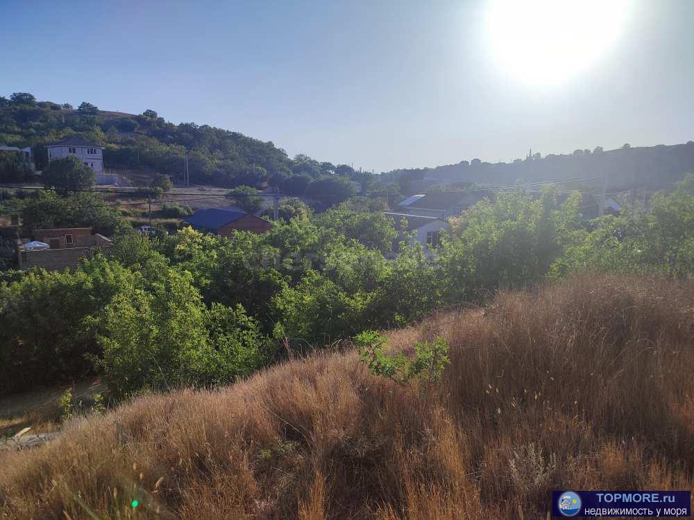 Объект № 75530  Продается террасированный видовой земельный участок в посёлке Любимовка.  Рядом с СНТ озеро с...