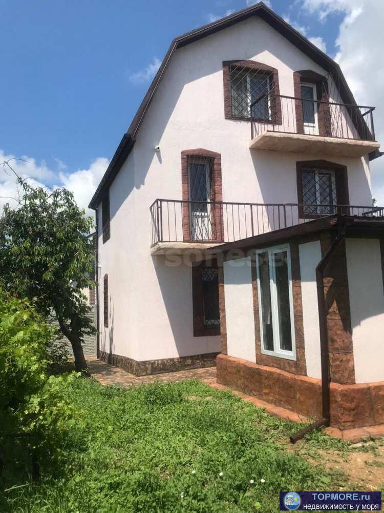 Продается отличный дом 1994 года постройки. Строили для себя, капитально и качественно из инкерманского камня.Крышу...