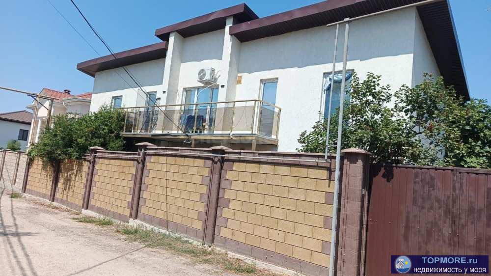 Сдается двухэтажный жилой дом, в самом престижном районе города, с асфальтированным подъездом к дому.   До остановки...