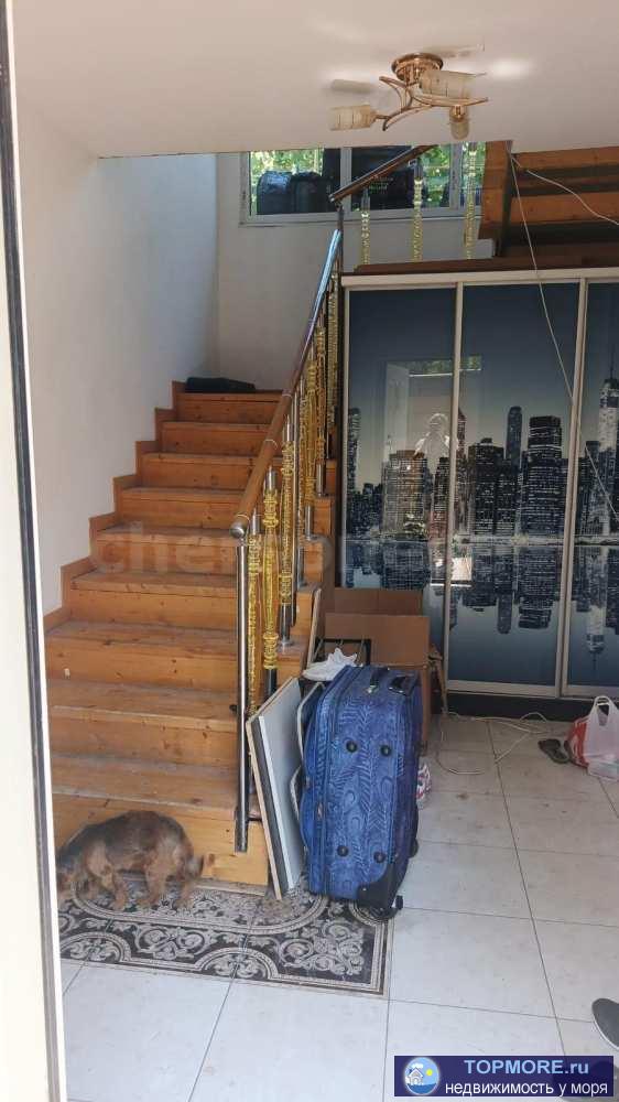 Сдается двухэтажный жилой дом, в самом престижном районе города, с асфальтированным подъездом к дому.   До остановки... - 1