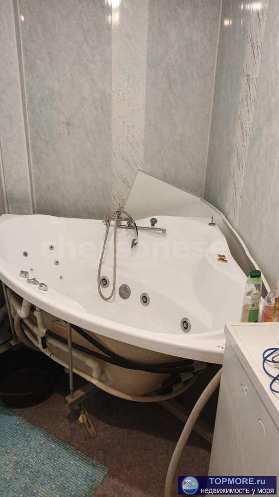 Сдается двухэтажный жилой дом, в самом престижном районе города, с асфальтированным подъездом к дому.   До остановки... - 2