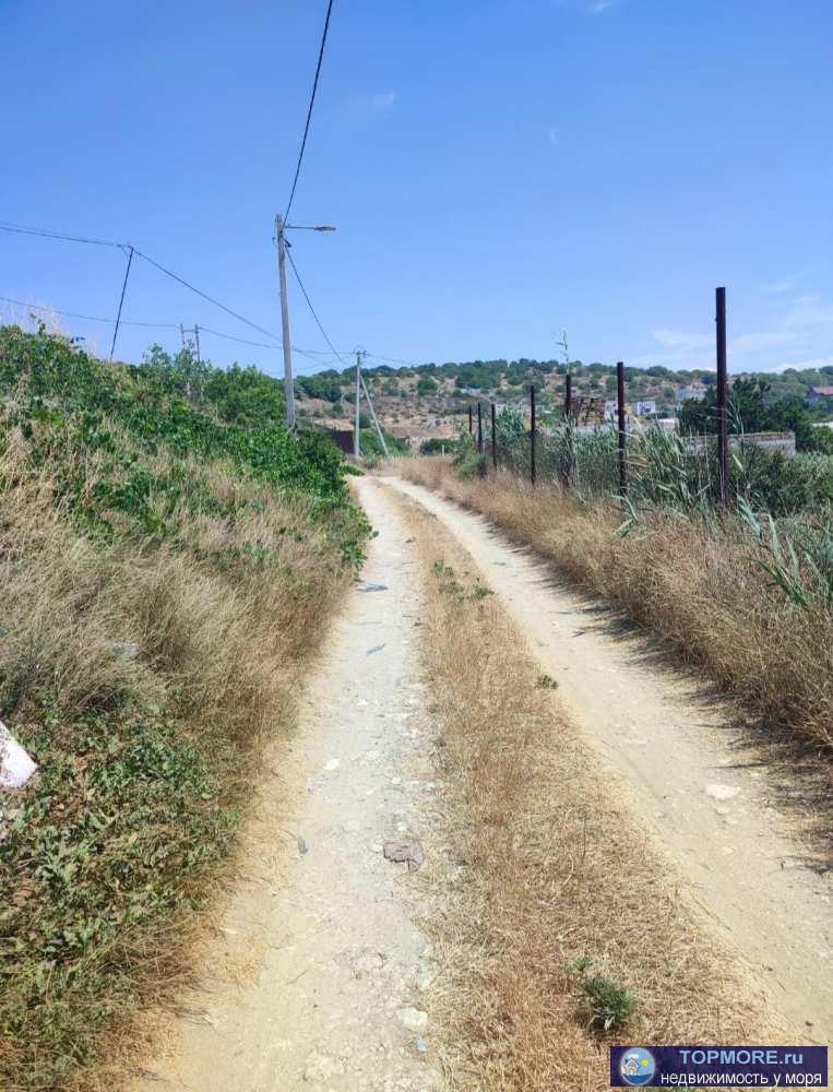 Участок ровный, правильной формы. На участке осталось несколько плодовых деревьев, имеется колодец с водой,... - 1