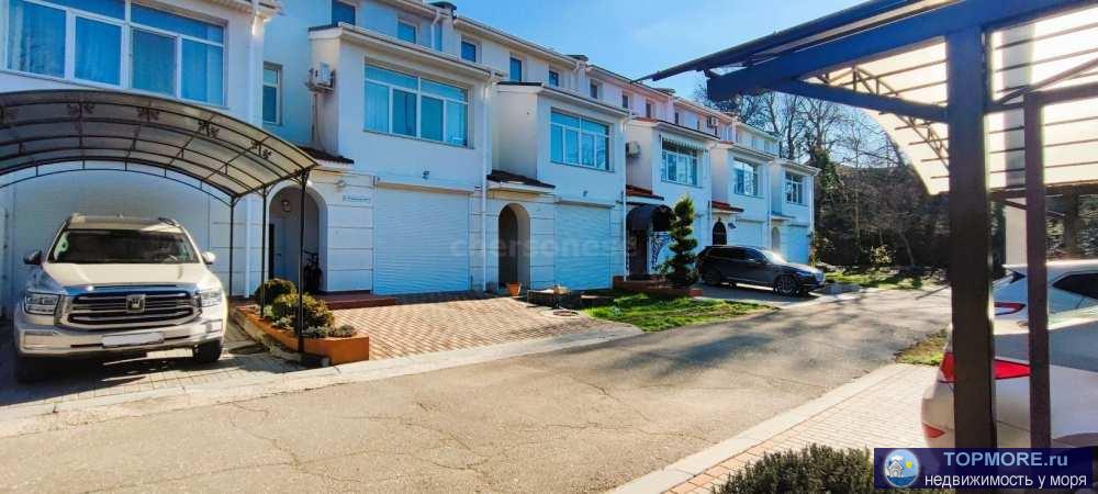 Трехэтажный дом, площадью 216 кв. м.!  Участок ИЖС 4.6 сотки в центре Севастополя.  Собственность, никаких долей, дом...