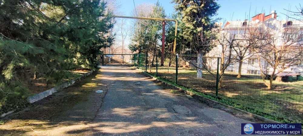 Трехэтажный дом, площадью 216 кв. м.!  Участок ИЖС 4.6 сотки в центре Севастополя.  Собственность, никаких долей, дом... - 1